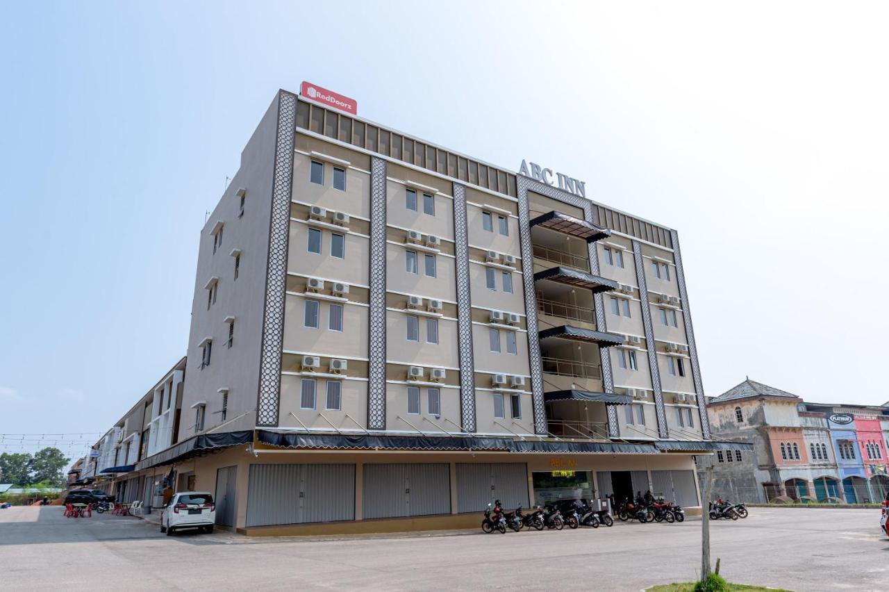 Reddoorz Plus At Komplek Abc Batu Aji Batam Kubuk Экстерьер фото