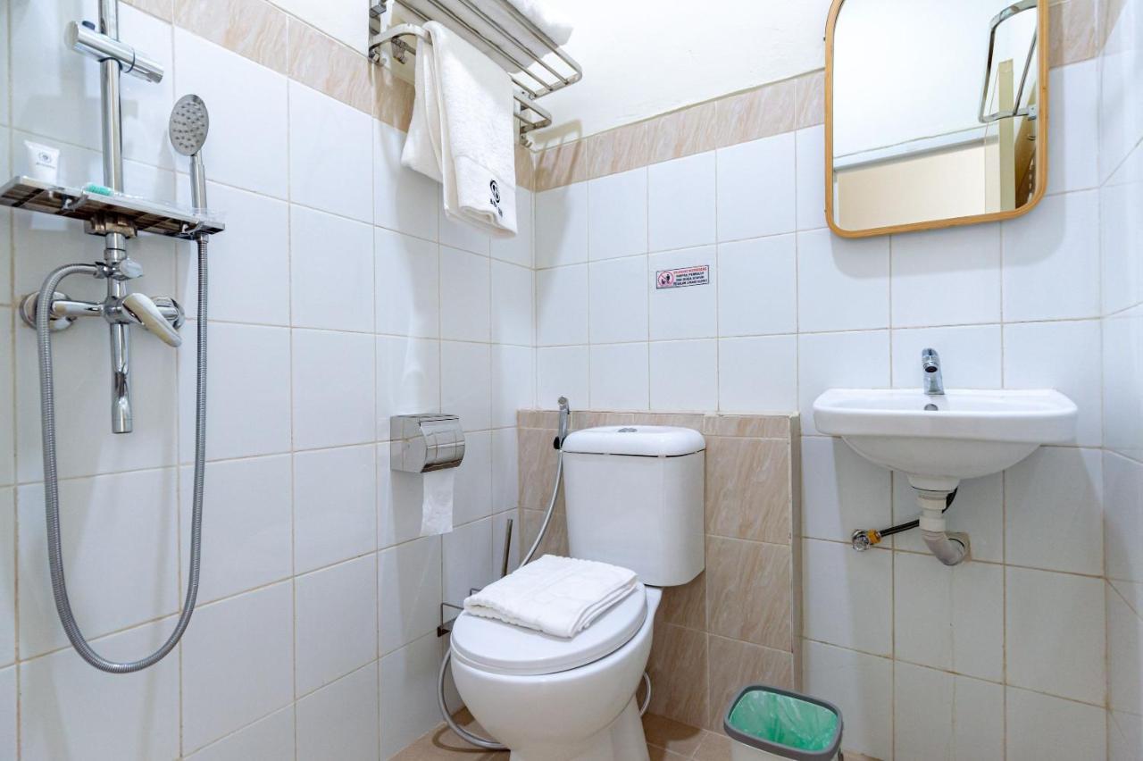 Reddoorz Plus At Komplek Abc Batu Aji Batam Kubuk Экстерьер фото